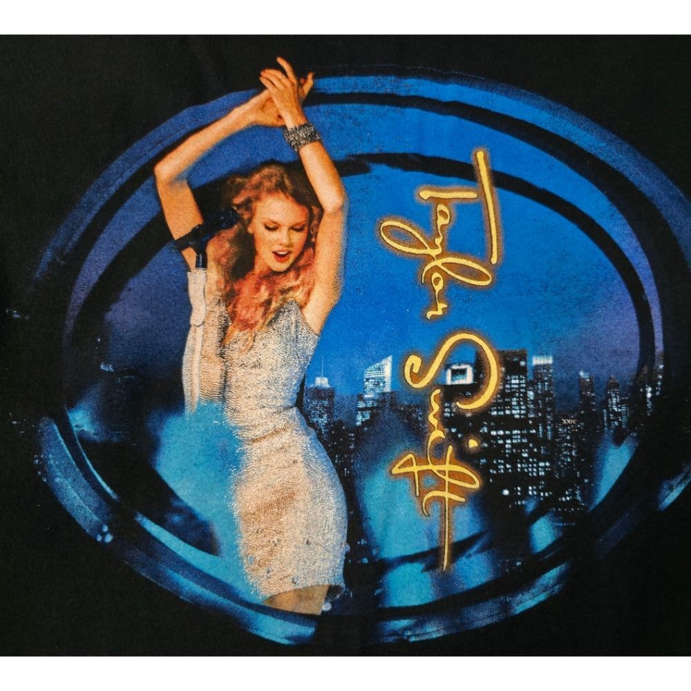 VINTAGE GILDAN 2011 TAYLOR SWIFT TOUR SHIRT - Picture 2 of 6